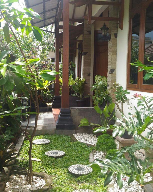 Griya Kedasih Guesthouse Yogyakarta Bagian luar foto