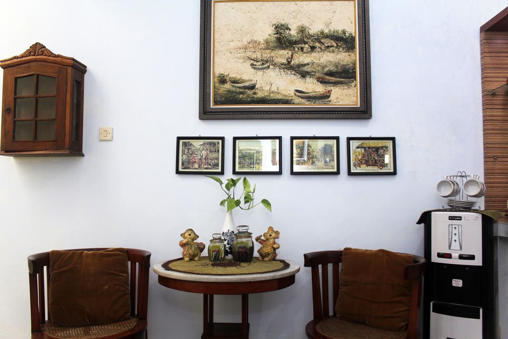 Griya Kedasih Guesthouse Yogyakarta Bagian luar foto